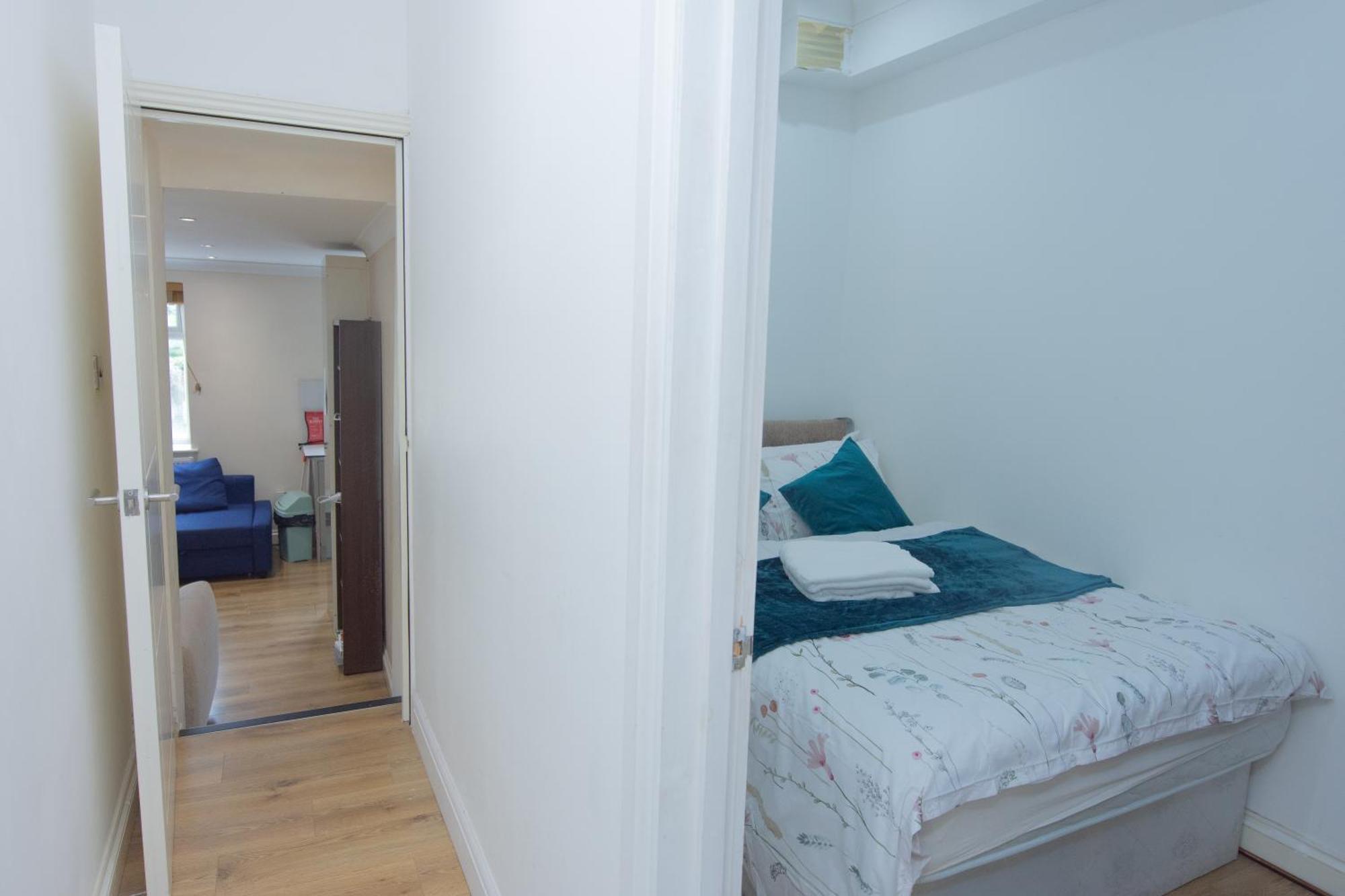 Evergreen Apartments, Flat 3, Apartment *