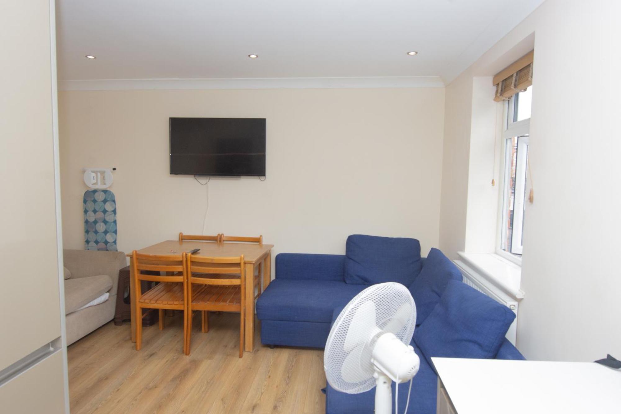 Evergreen Apartments, Flat 3, Apartment