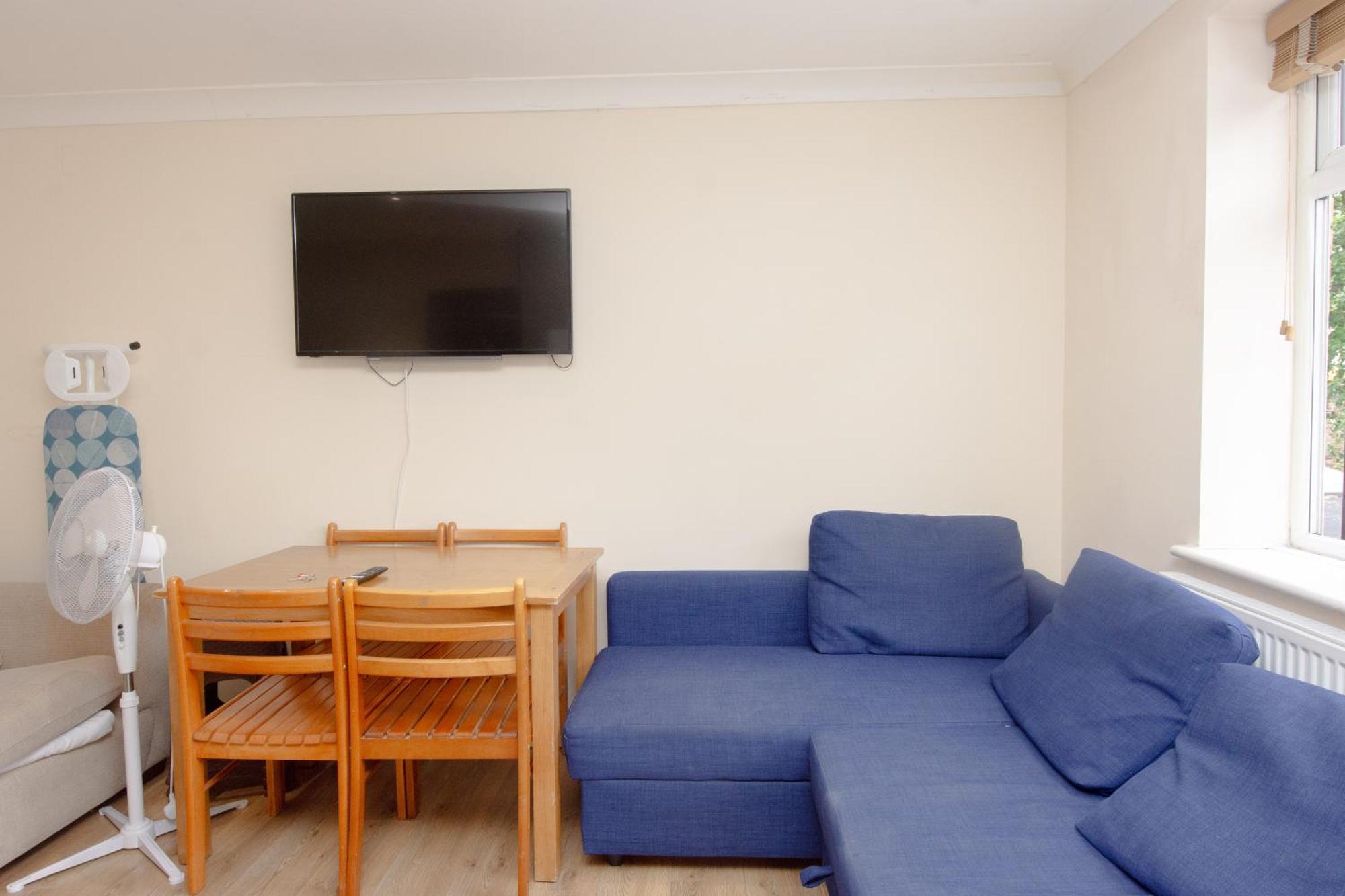 Apartment Evergreen Apartments, Flat 3, *