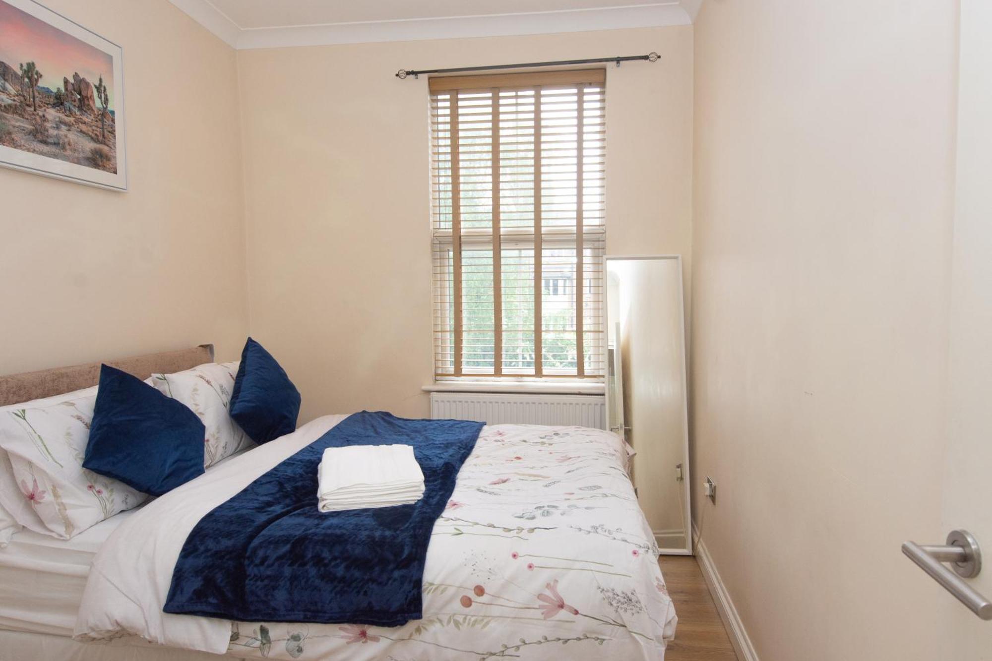 Evergreen Apartments, Flat 3, Apartment London