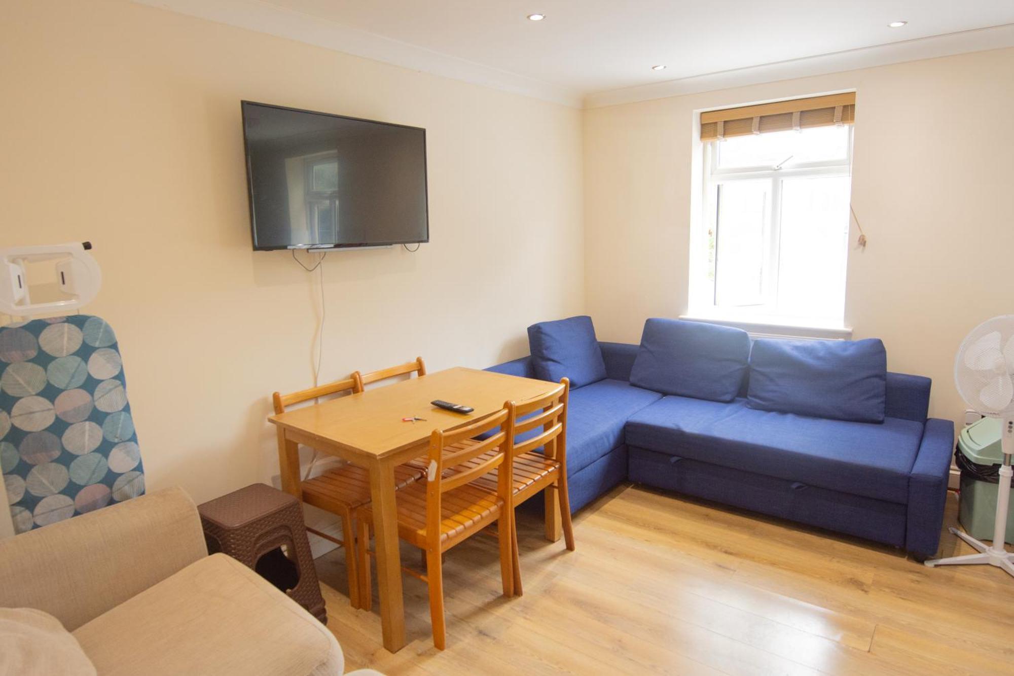 Apartment Evergreen Apartments, Flat 3, *