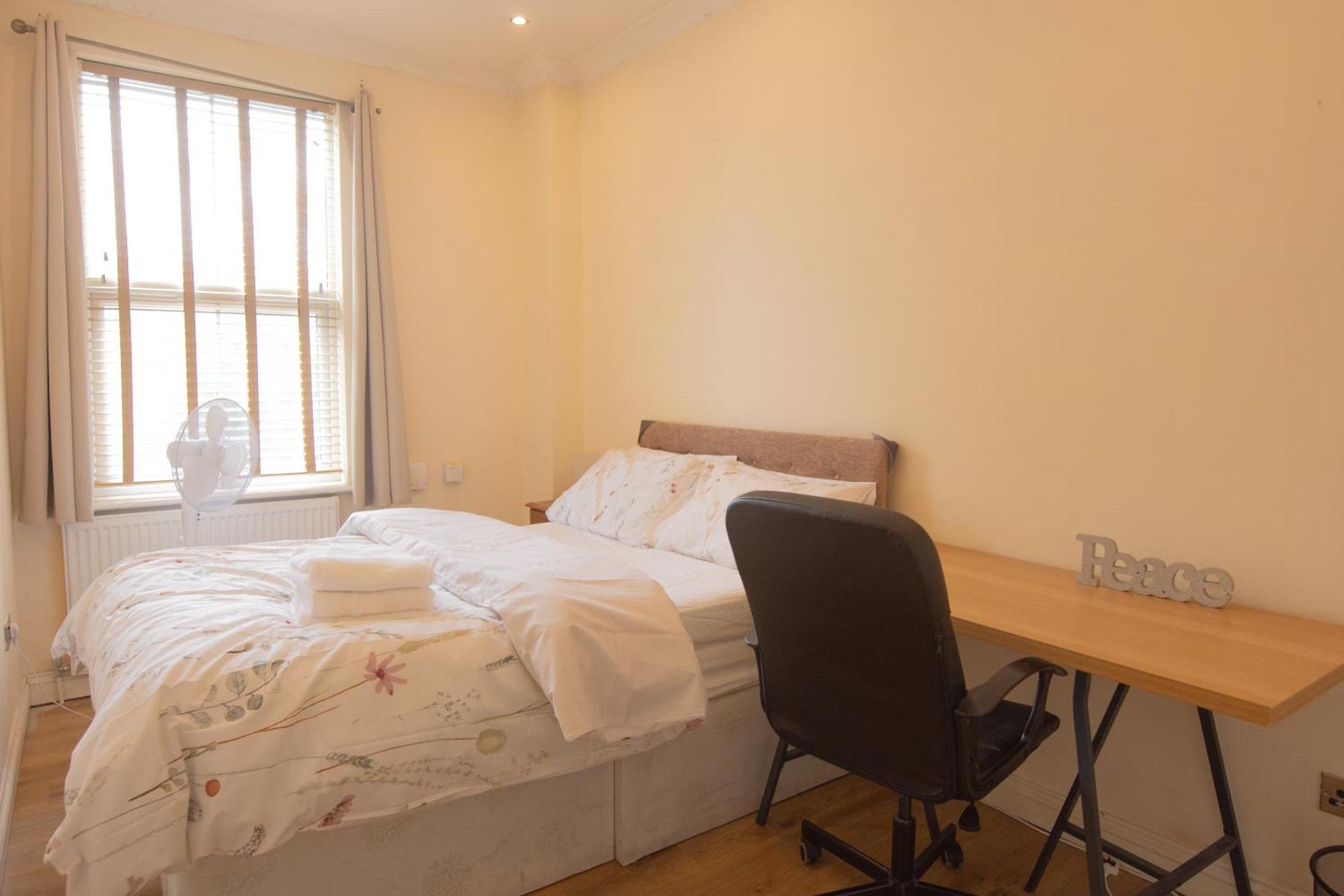 Evergreen Apartments, Flat 3, Apartment London