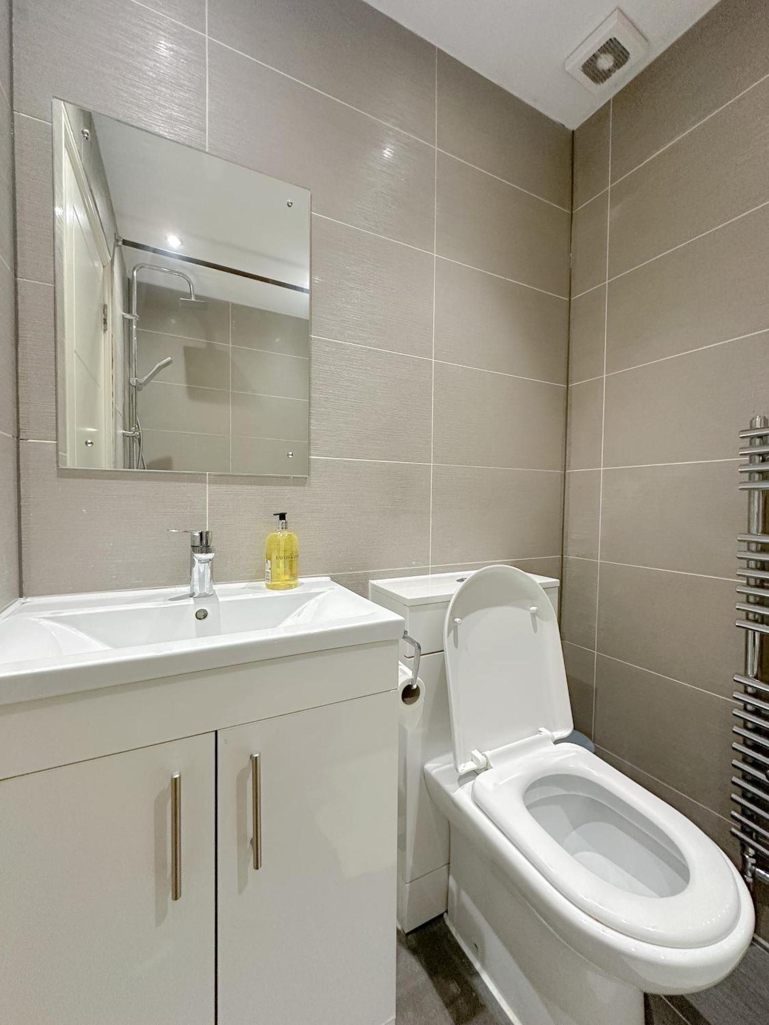 Apartment Evergreen Apartments, Flat 3, *